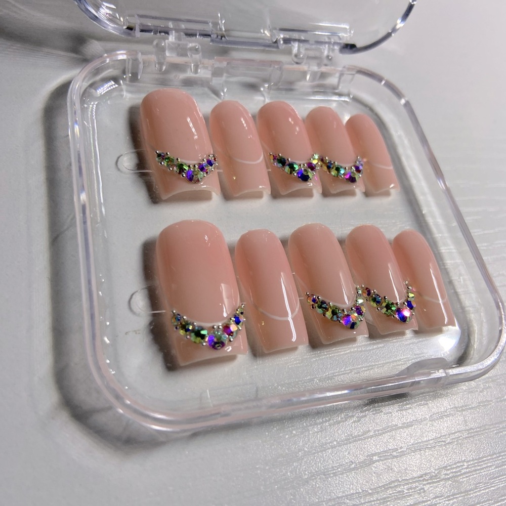 A242 PRESS ON NAILS